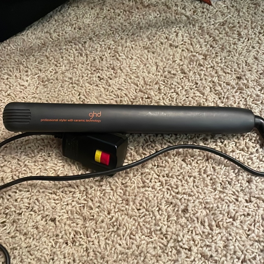 GHD ceramic flat iron